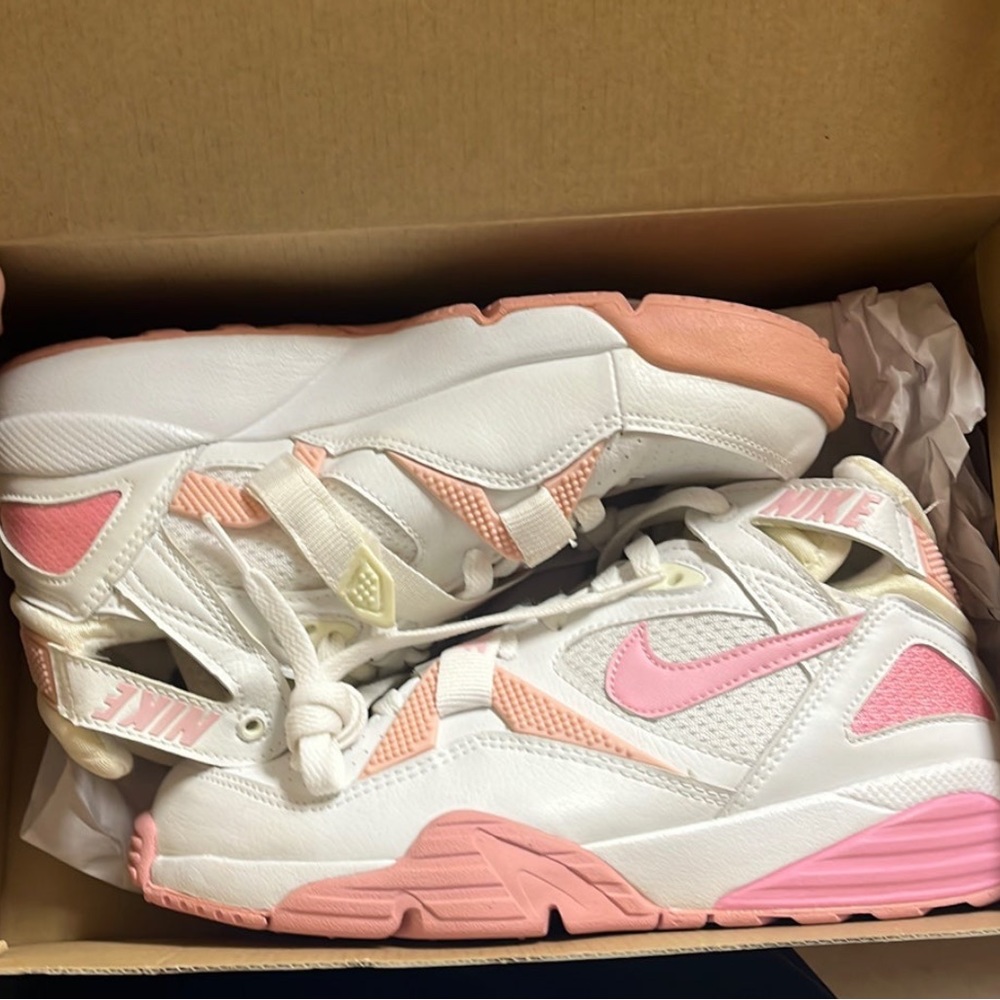 Vintage brand new never worn. Woman’s Nike air max trainer 91